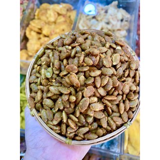 hạt bí xanh rang bơ tỏi