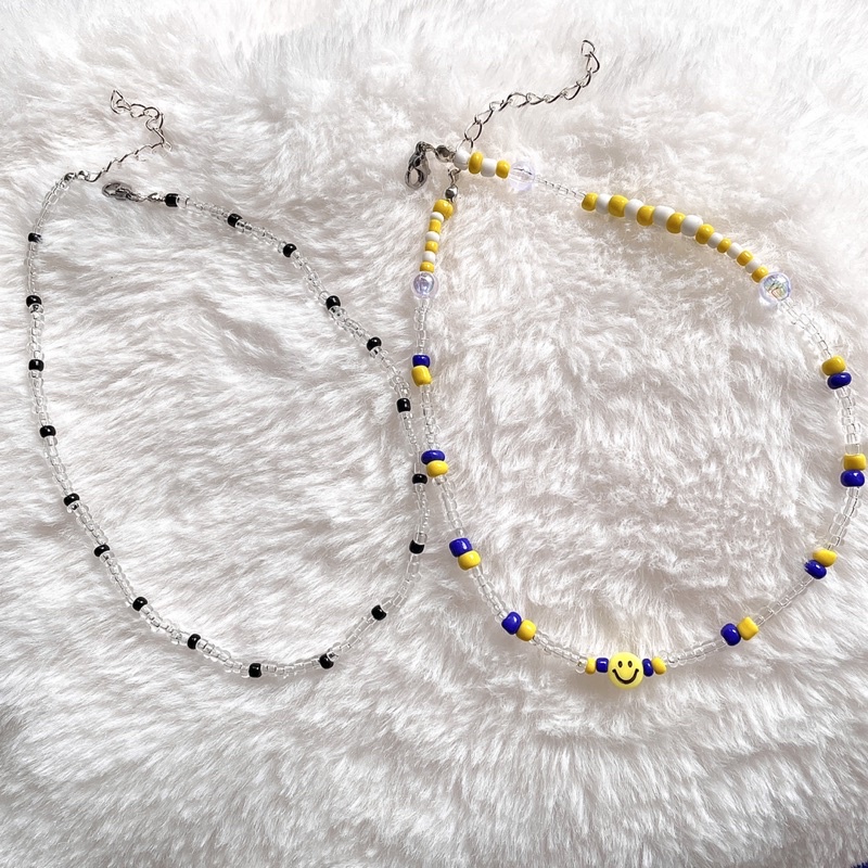 Vòng cổ hạt cườm handmade trắng đen