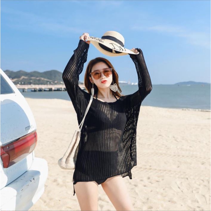 ÁO REN ĐEN DÀI TAY ĐI BIỂN SEXY XẺ VẠT