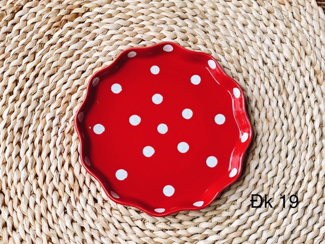 Bộ đồ ăn chấm bi đỏ cực sang chảnh