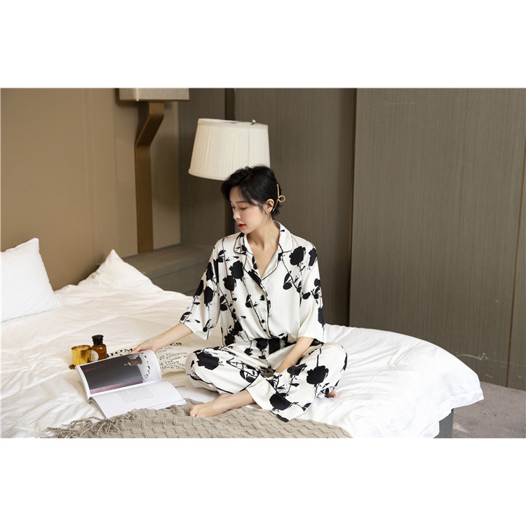 Bộ đồ ngủ satin lụa lạnh dáng rộng tay cánh dơi in họa tiết hoa hồng thời trang mới dành cho nữ