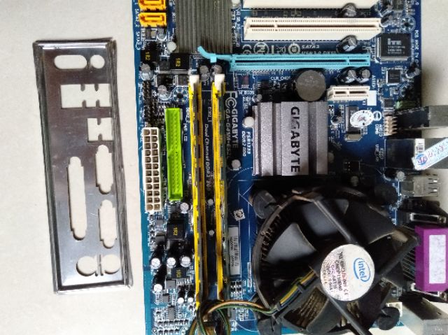 Combo main G41 gigabyte socket 775 CPU Intel E 7400 Ram 4G dr3