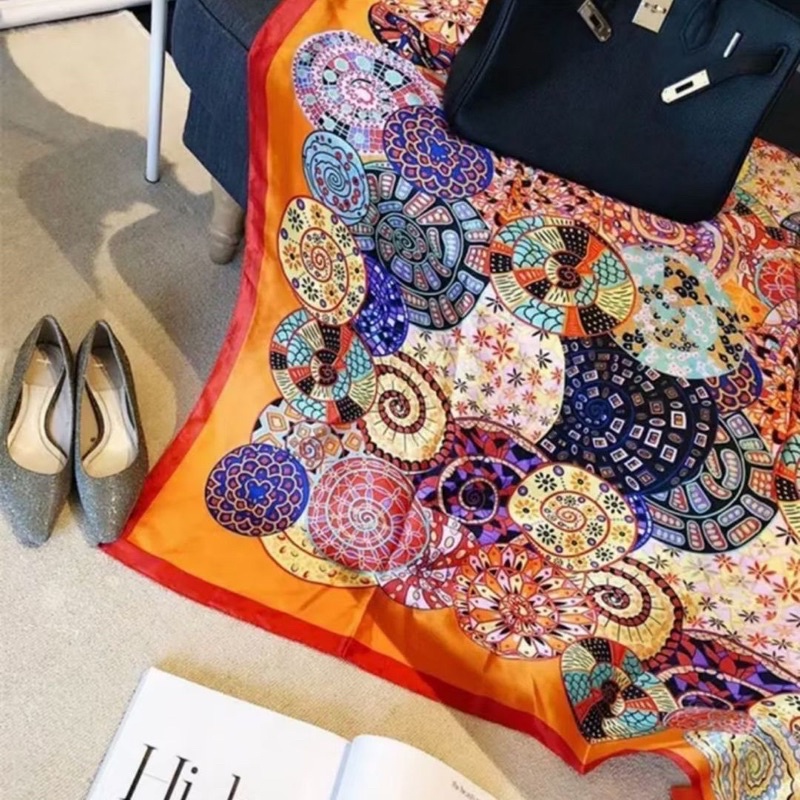 Khăn lụa cam in hoa văn màu sắc choàng cổ quấn áo yếm size 90cm - Maben