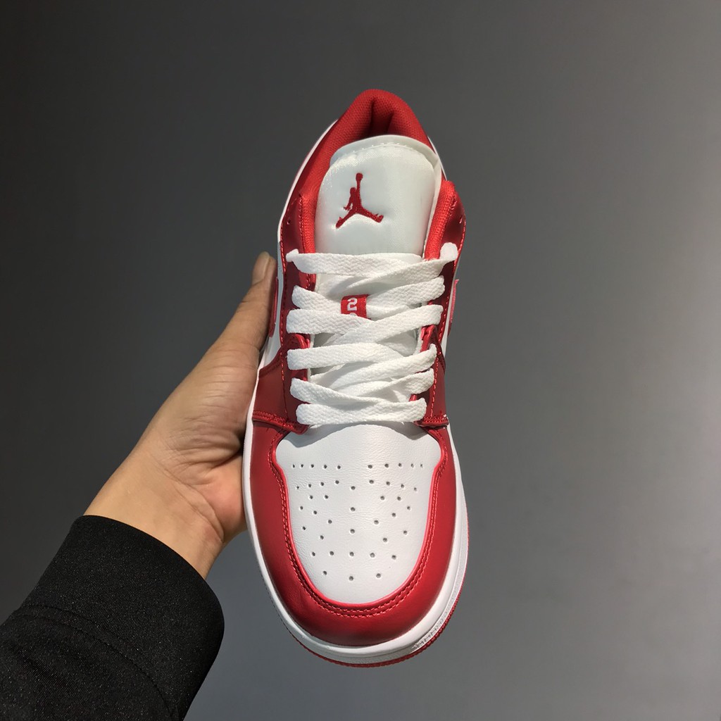 Giày thể thao,Giày sneaker,Giày 𝐉𝐨𝐫𝐝𝐚𝐧 𝟏 trắng đỏ thấp