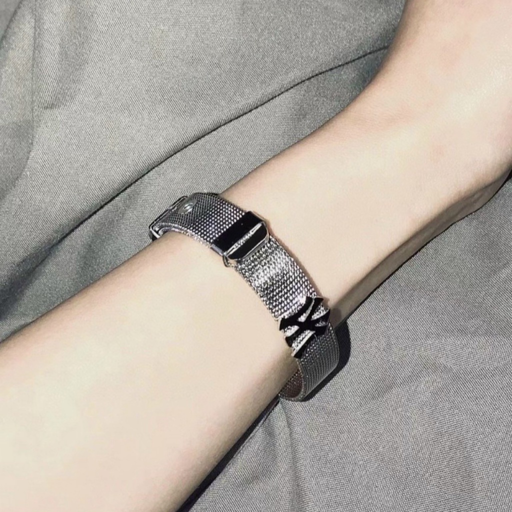 Vòng đeo tay unisex nam nữ MLB chất titan cao cấp không gỉ sáng bóng bền đẹp