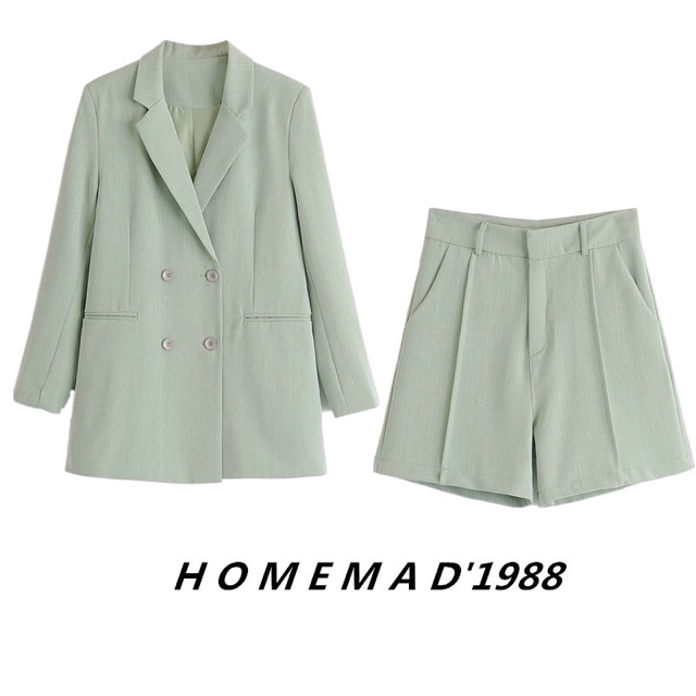 Set vest hương giang mặc đẹp xuất sắc nhé