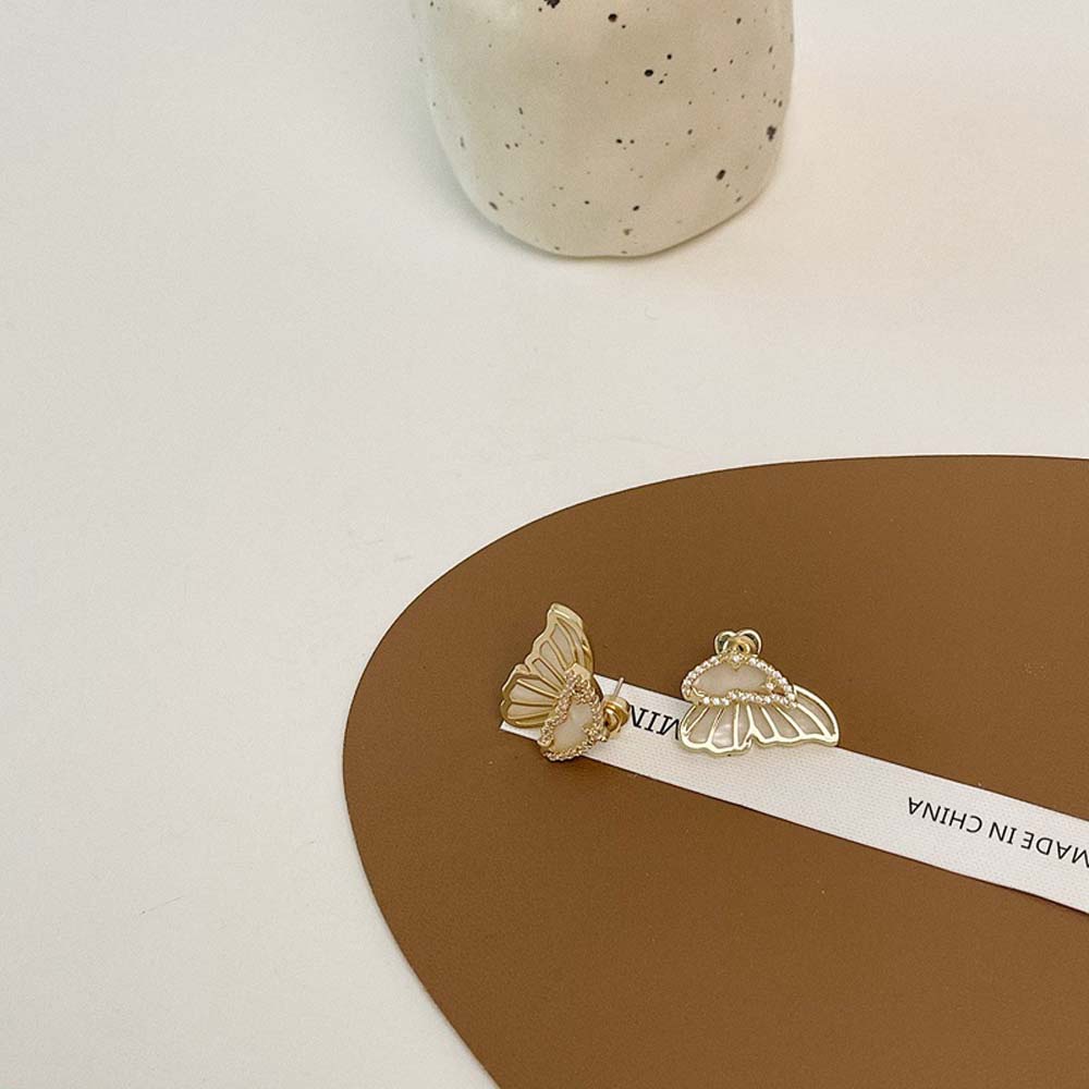 Aubrey Khuyên Tai Hình Bướm Đính Kim Cương Giả Nhiều Màu Phong Cách Hàn Quốc Đơn Giản Cho Nữ