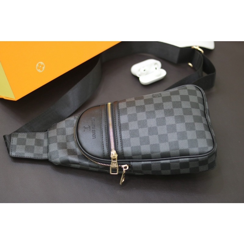 Túi khoác chéo lv nam