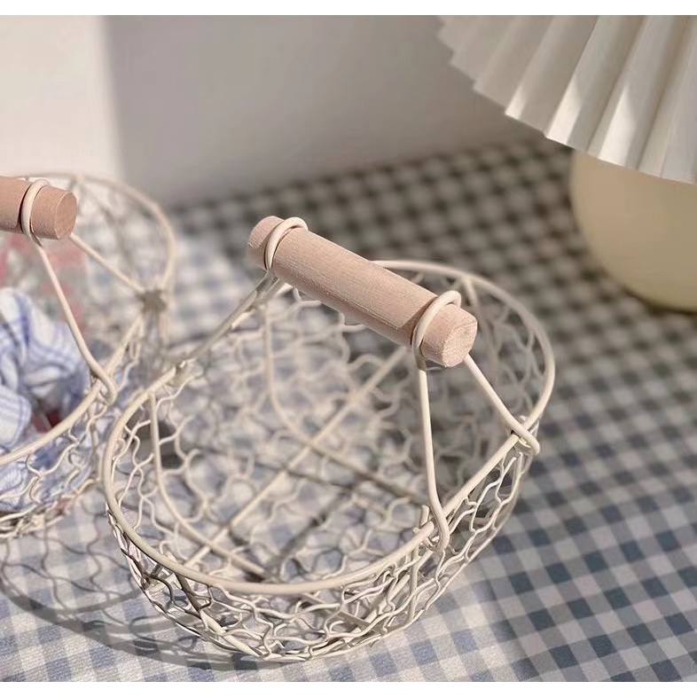 Giỏ sắt mini trắng có tay cầm tiện dụng đựng phụ kiện, vật dụng cá nhân