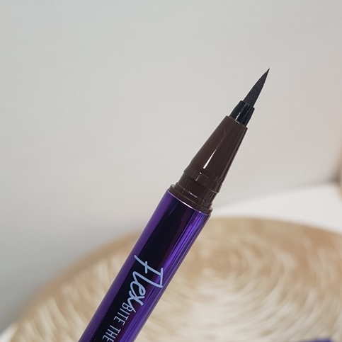 Bút kẻ mắt nước lâu trôi, không lem Merzy Bite The Beat Pen Eyeliner Flex 0.6g