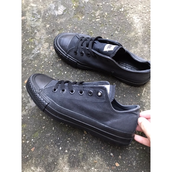 Giày converse chính hãng đã qua sử dụng size 37.5