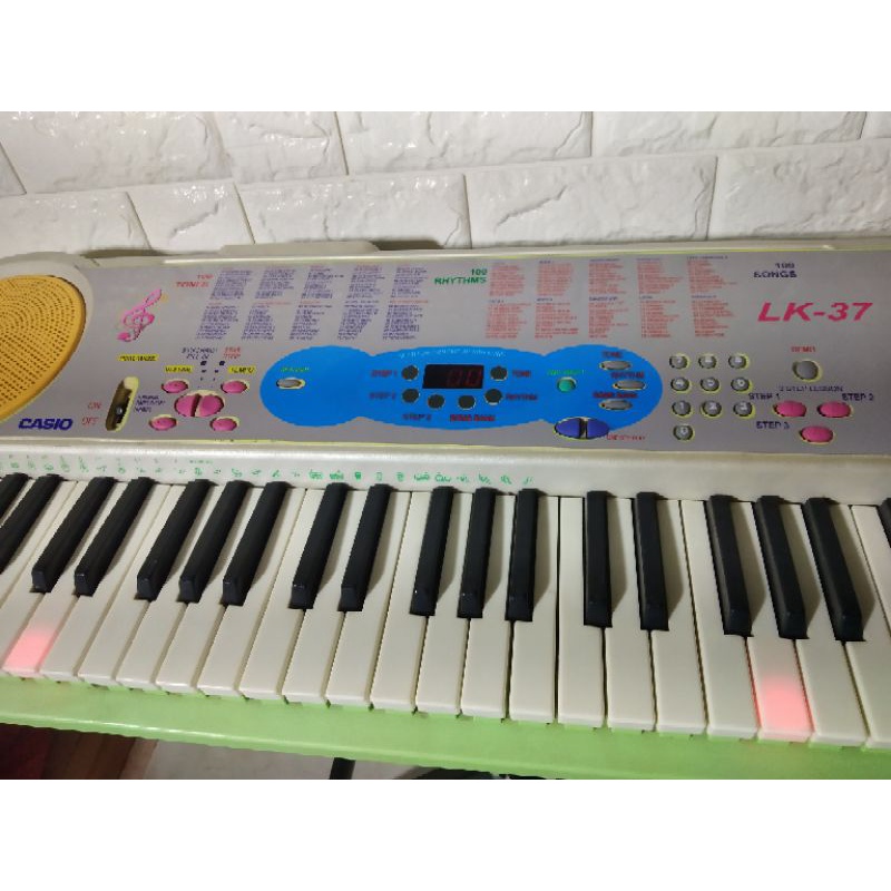 Đàn ocgan giá rẻ.phín sáng.đủ phụ kiện