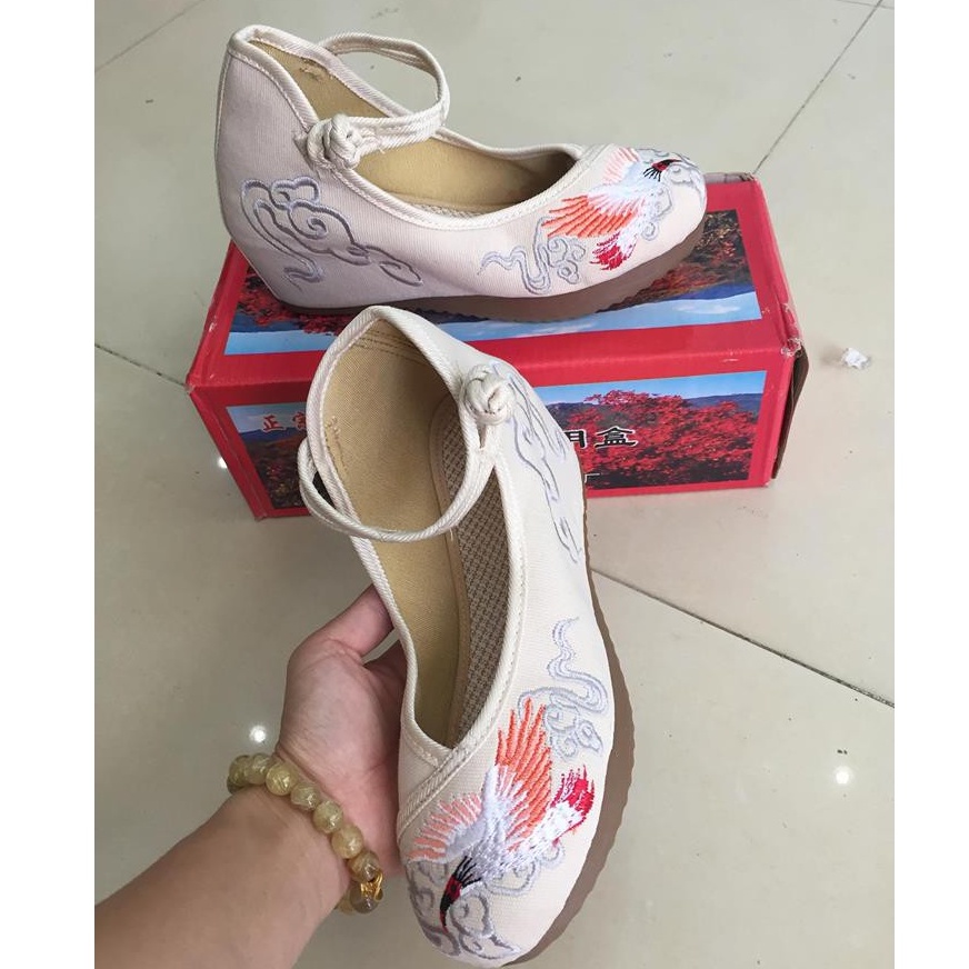 Giày cổ trang vải thêu cổ trang trung quốc thêu hạc cao 5cm có sẵn