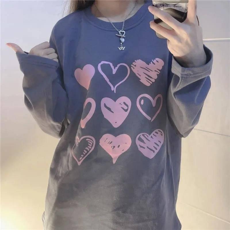 Áo thun tay dài dáng rộng in hình trái tim thời trang mùa thu cho nữ