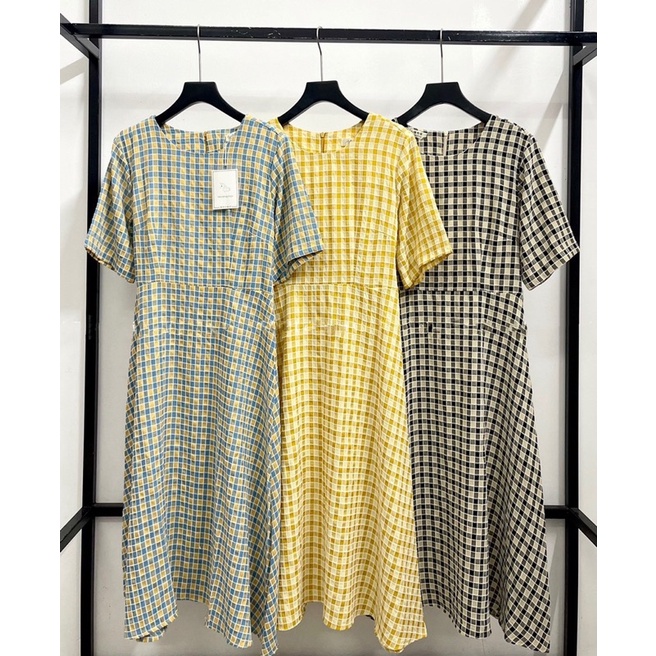 Váy xoè kẻ ô 320k -> 220k