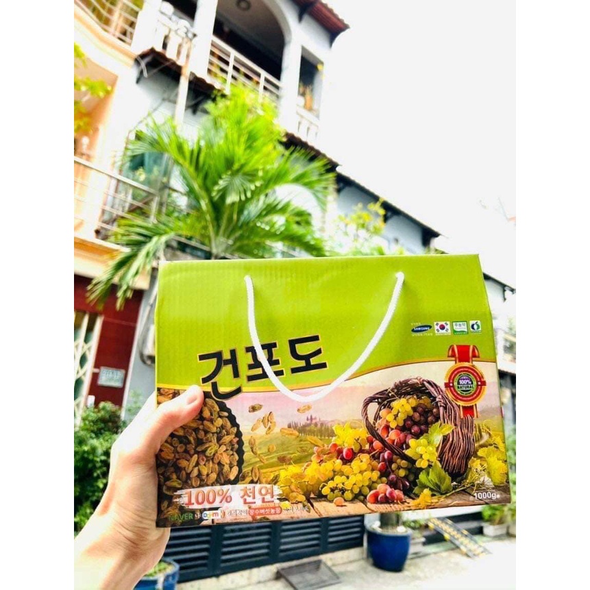 NHO KHÔ HÀN QUỐC HỘP 1KG, NHO KHÔ XANH HÀNG LOẠI 1- NHO HỘP SANG TRỌNG LÀM QUÀ BIẾU | BigBuy360 - bigbuy360.vn