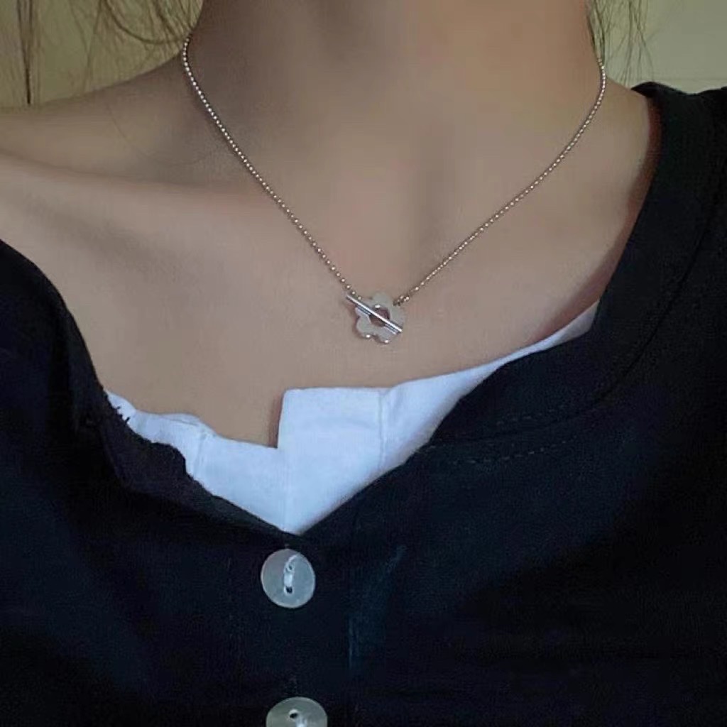 Vòng Cổ Bi Nhỏ Hoa 5 Cánh Khoá Gài - Vani Store - TS000676