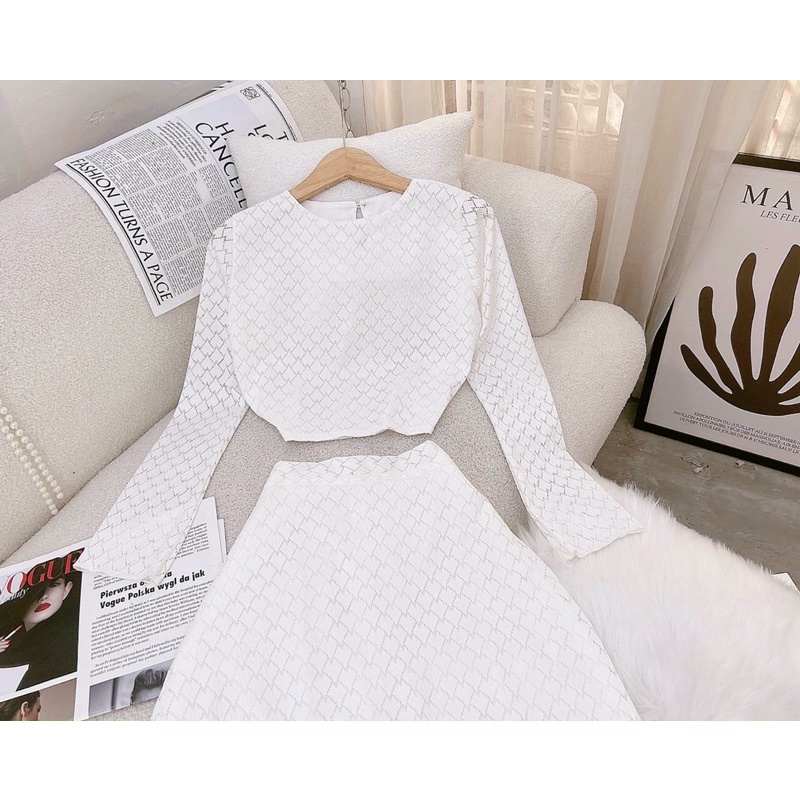 Sét chân váy ren dài áo croptop tay dài hình sàn thật