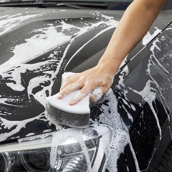 Nước rửa xe bảo vệ màu sơn xe SUMO WASH & WAX 1 lít với công thức đặc biệt cải thiện thêm phụ gia chất đánh bóng an toàn