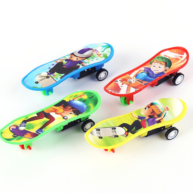Ván trượt mini đồ chơi trẻ em dài 9cm miễn phí ship