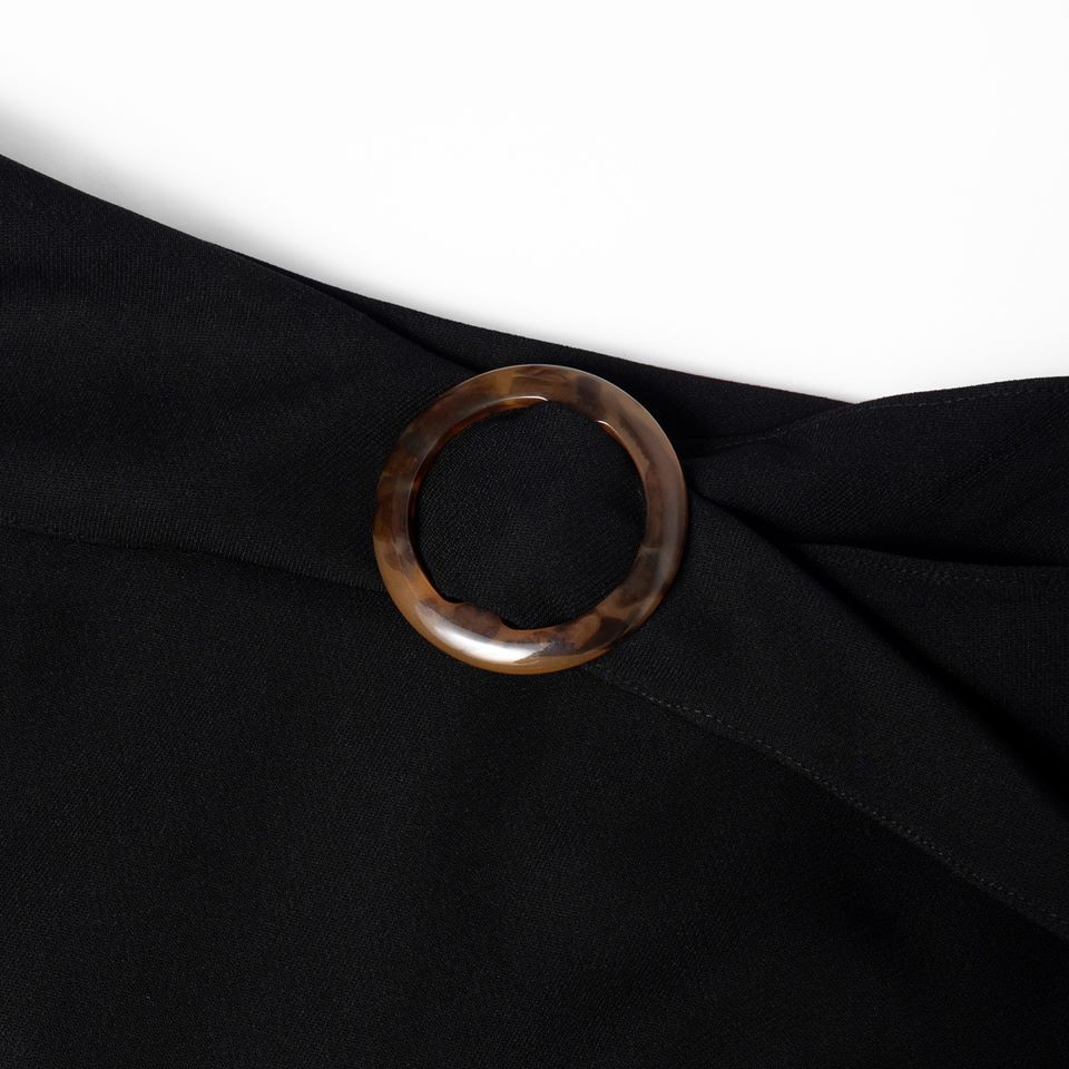 Chân váy bút chì-Đai Khuyên Sừng - VIGO | BigBuy360 - bigbuy360.vn