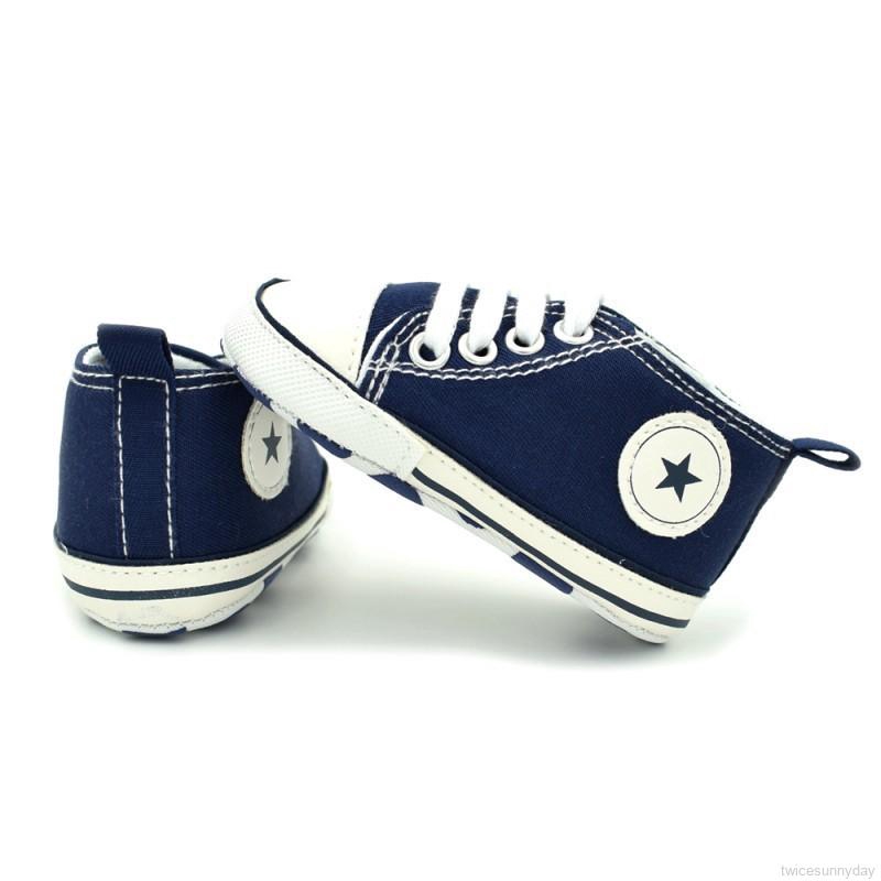 Giày thể thao mềm mại dùng cho trẻ nhỏ