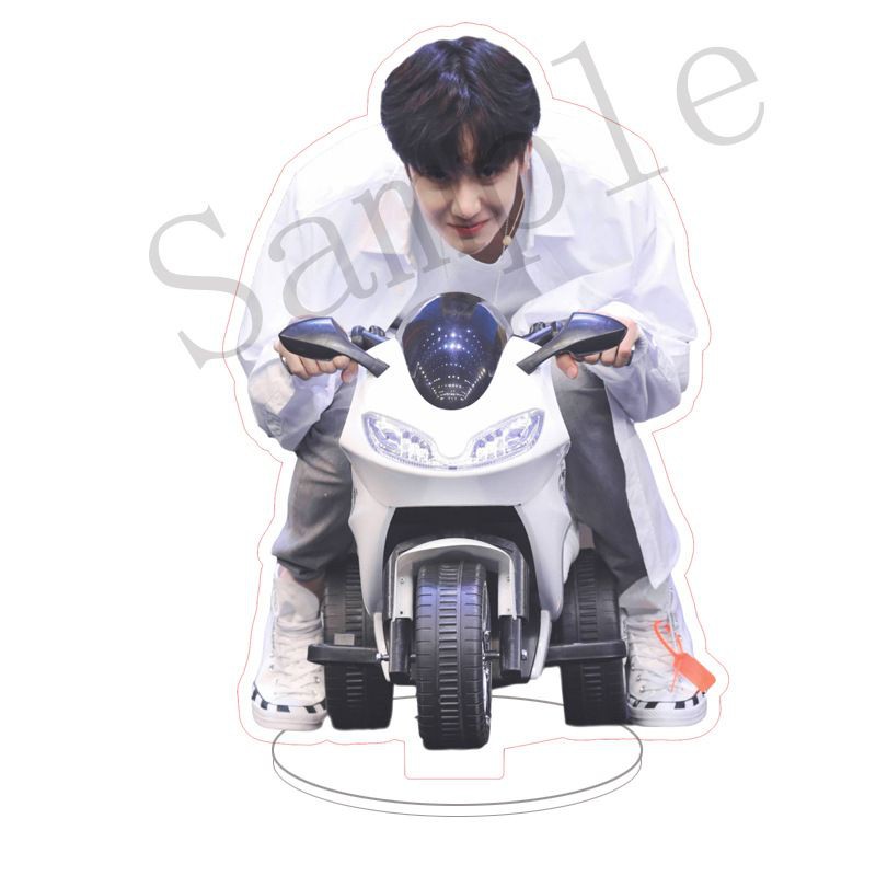 [ORD] STANDEE VƯƠNG NHẤT BÁC TRẦN TÌNH LỆNH