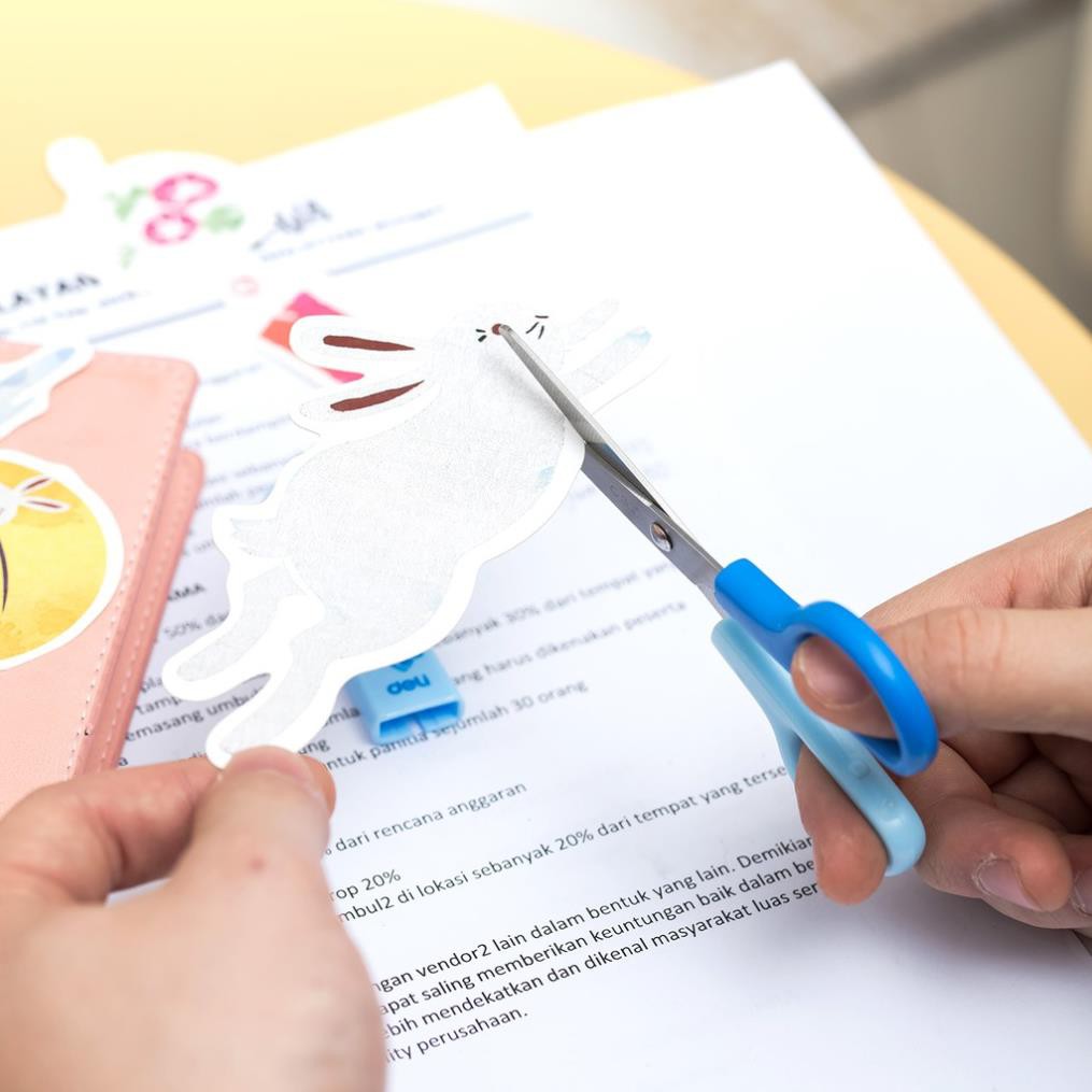 Kéo học sinh 121mm Deli E6021 - Hồng/Xanh