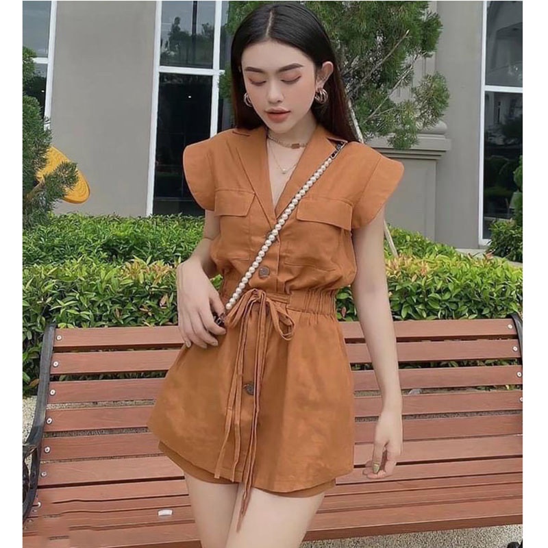Sét Đũi Áo Sơ Mi Cổ Vest Rút Eo Sát Nách Mix Quần Short M0451- Lolla_Fashion
