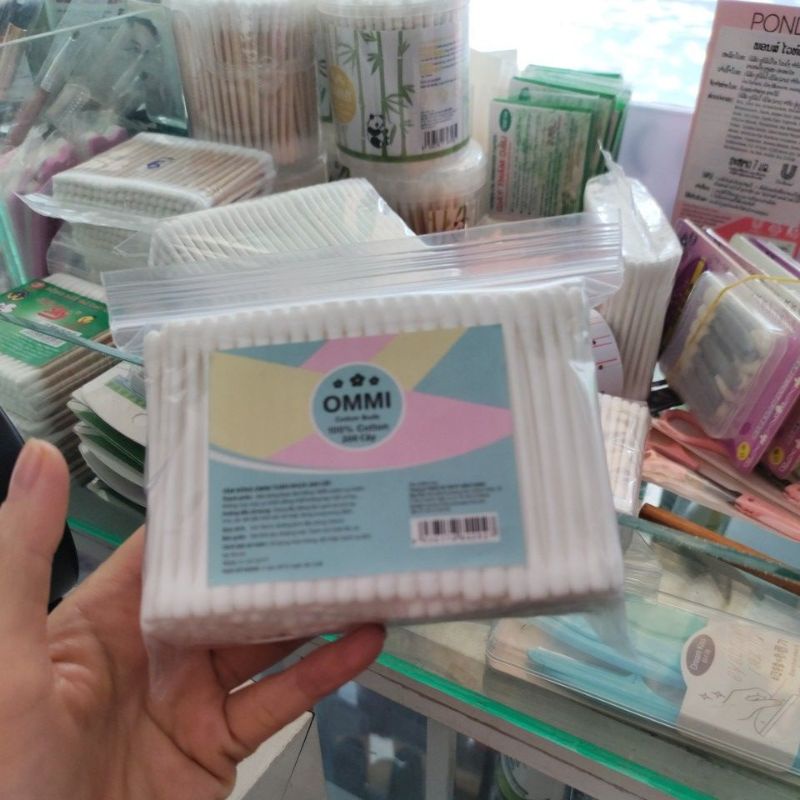Bịch 200 tăm bông với thân nhựa tiện dụng