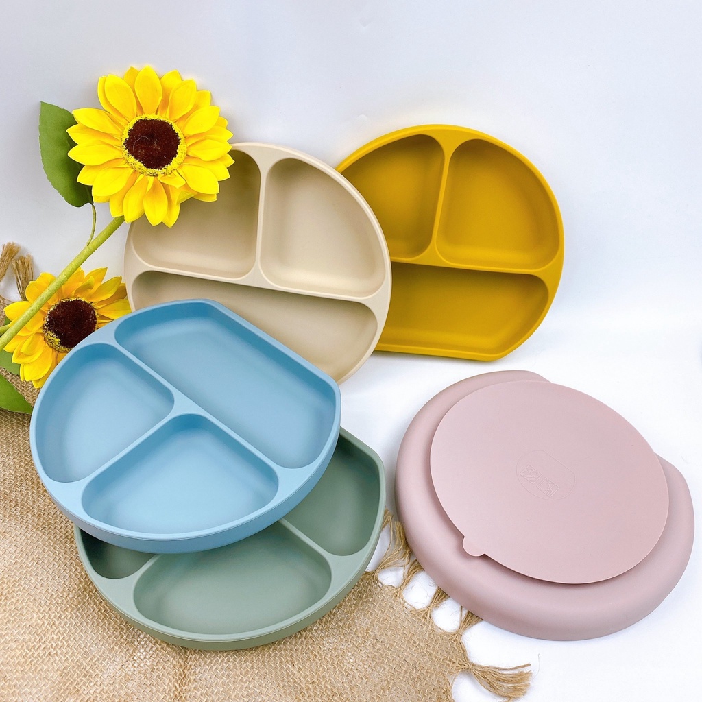 Khay ăn dặm silicon có đế hút chống lật, đổ - khay có nắp và kèm thìa
