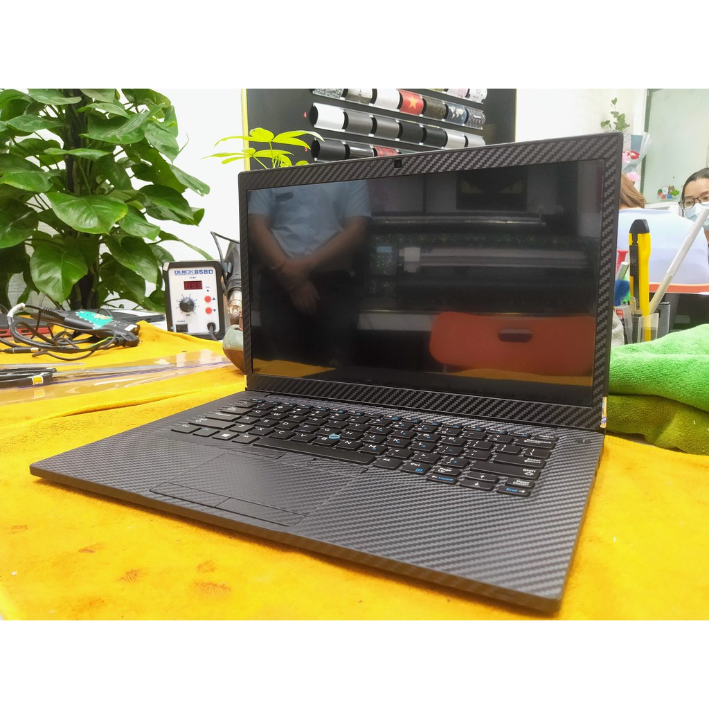 Decal Skin dán Laptop vân Carbon đã cắt sẵn chi tiết chính xác cho từng máy