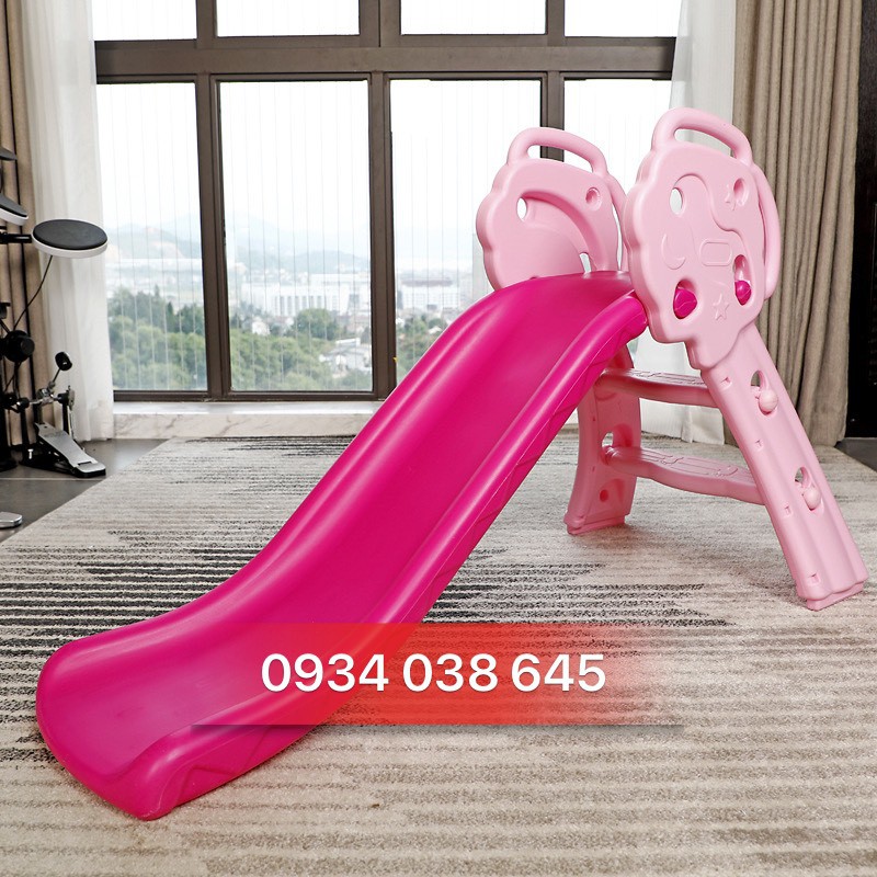 Cầu trượt cho bé được làm từ chất liệu nhựa cao cấp