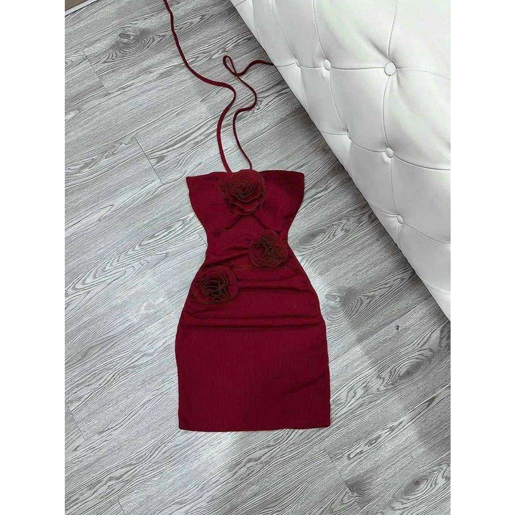 Đầm body cut out nhún thân kèm hoa dây , chất thun co giãn. Có sẵn