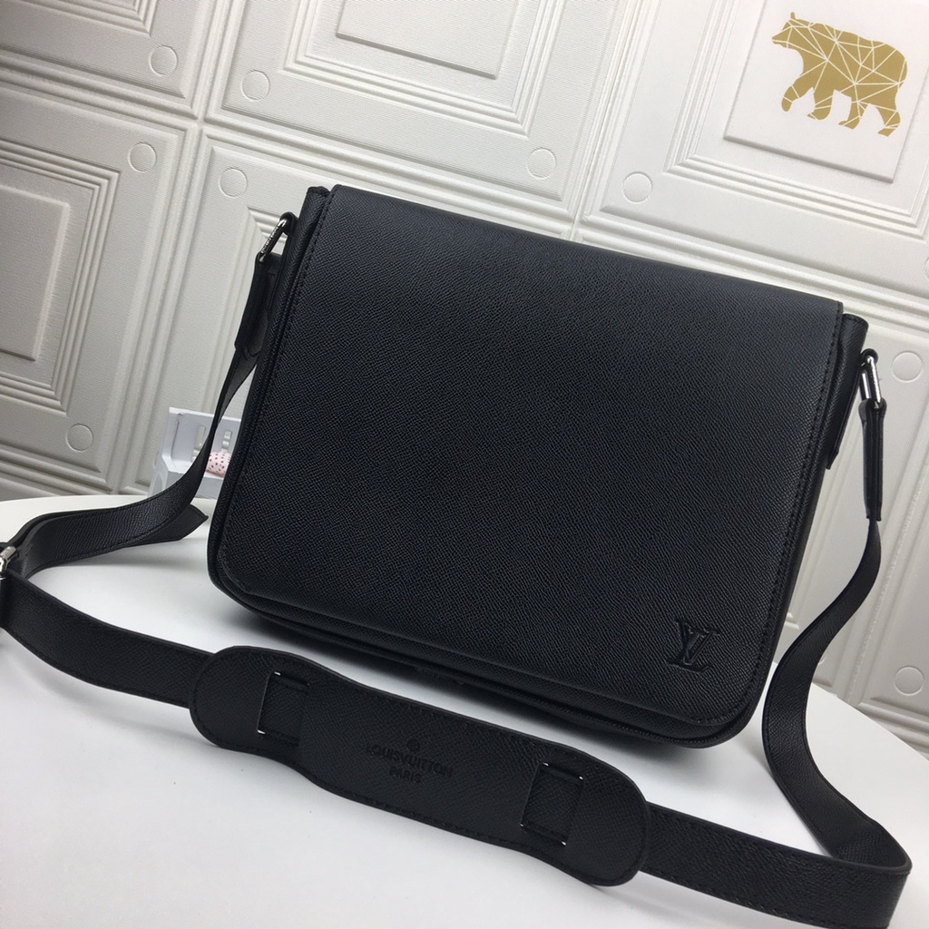 Cặp xách đeo chéo nam da thật thời trang cao cấp Louis Vuitton LV phong cách basic, dễ sử dụng