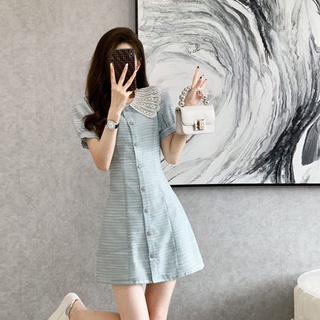 V131 - váy xanh cổ ren