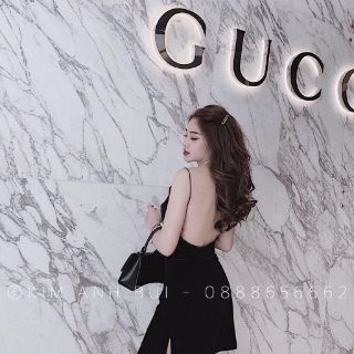 Đầm đen 2 dây cổ đổ hở lưng