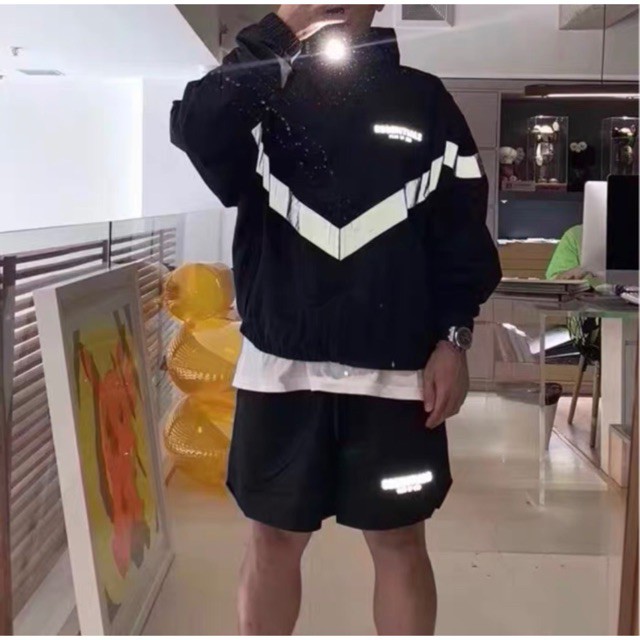 Jacket FEAR OF GOD ESSENTIAL (Reflective) - áo khoác dù Essentials FOG Phản Quang Phát Sáng Cực Đẹp