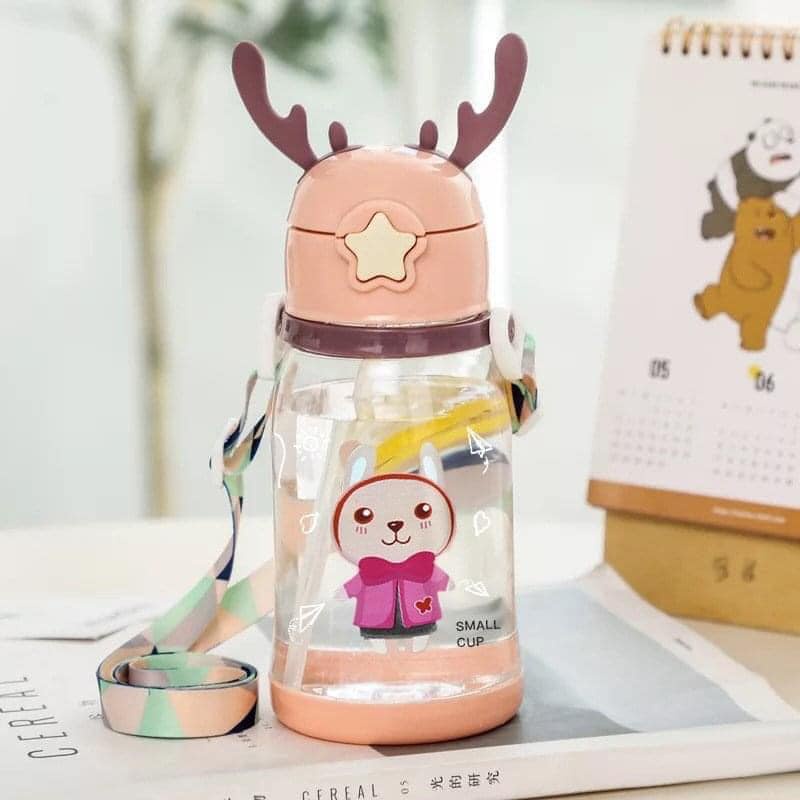 Bình đựng nước hình hươu dung tích 500ml, có dây đeo cho bé