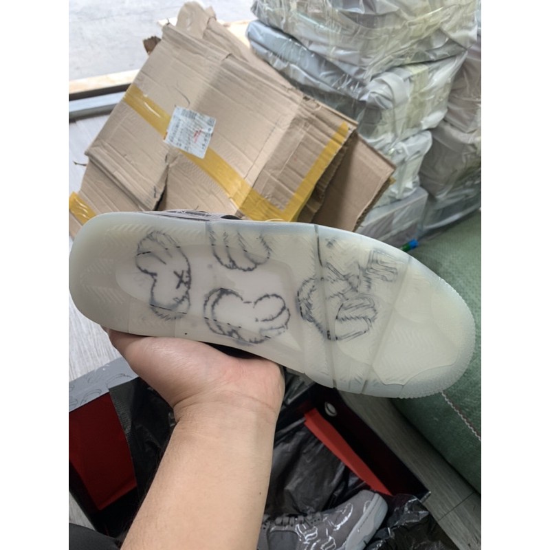 Giày thể thao Jodan 4 x KAW