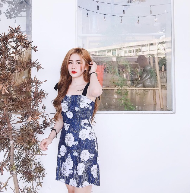 ĐẦM HOA XANH CÔT NƠ VAI