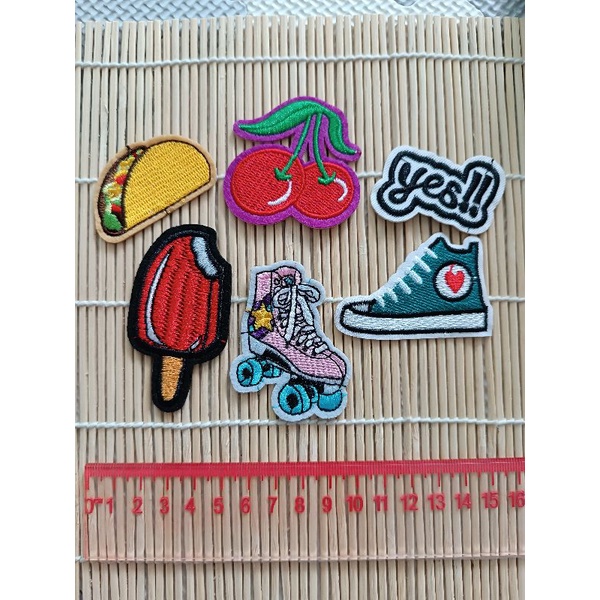 Sticker.  Miếng vá . Hình trang trí. Mua theo sét