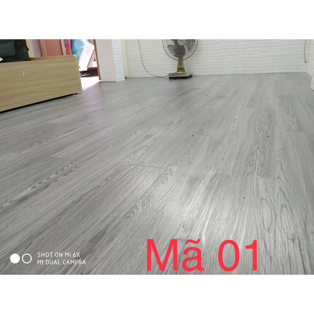 MIỄN SHIP SÀN NHỰA GIẢ GỖ 1M Vuông có keo sẵn bóc dán dày 2mm loại 1 HCM