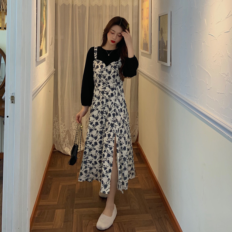 [QUÀ TẶNG LÀ GÓI XẢ VẢI BẠN NHÉ] Đầm nữ dáng rộng phối hoa nhí 2021, Váy hai dây kèm áo dài tay ôm body màu đen cổ tròn | BigBuy360 - bigbuy360.vn