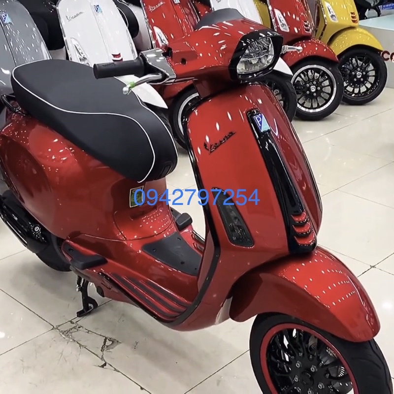 Sơn xe máy Vespa màu Đỏ Cherry P011-1K và P011-2K Ultra Motorcycle Colors