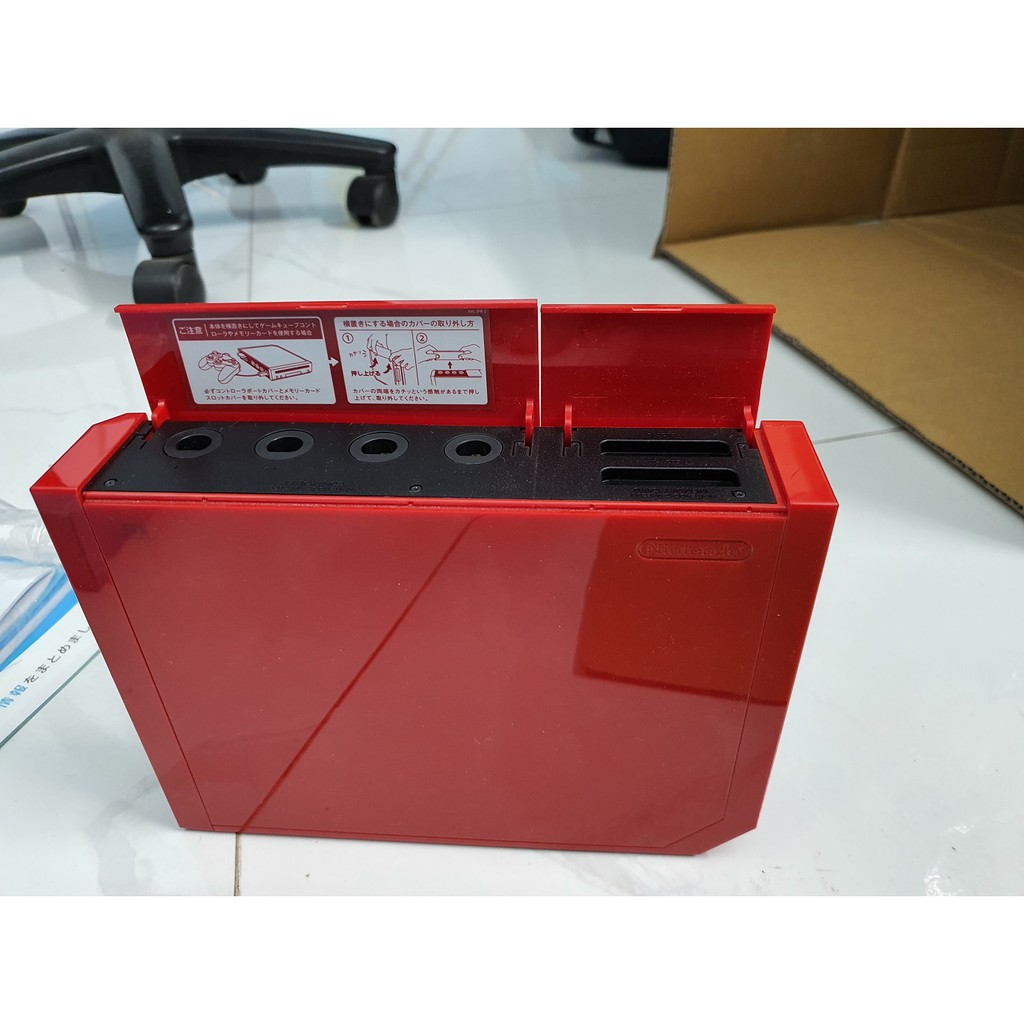 Máy chơi game Nintendo Wii màu đỏ phiên bản kỷ niệm 25 năm Mario