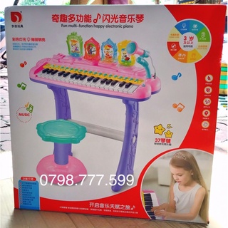 Đàn piano có ghế và micro cho bé