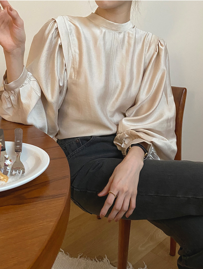 Áo kiểu nữ dài tay cổ tròn xếp ly thời trang