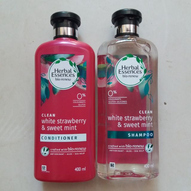 Bộ dầu gội - xả HERBAL ESSENCES WHITE STRAWBERRY & SWEET MIN chai 400ml.