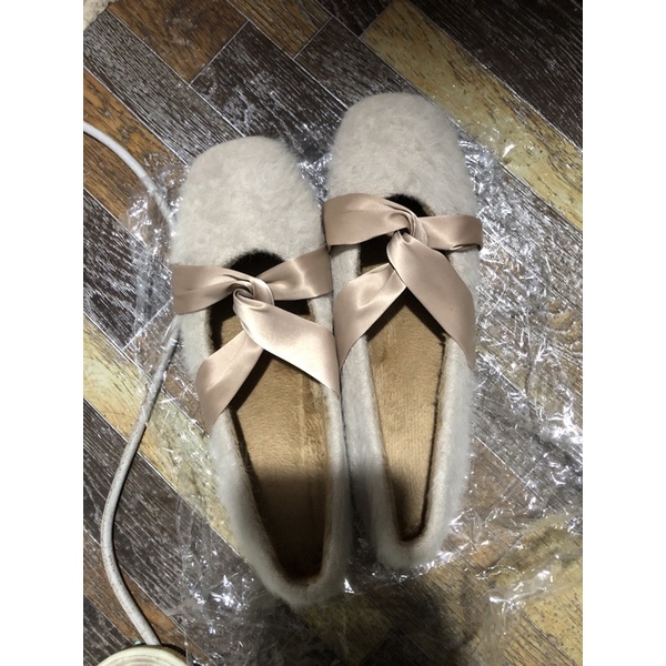 Thanh lý giày cao gót và hài đã qua sử dụng